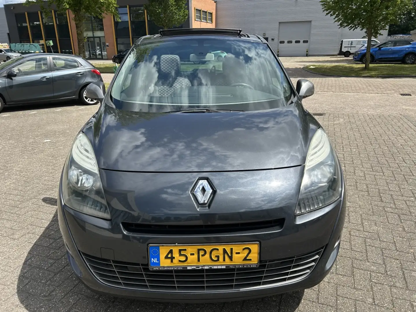 Renault Grand Scenic 1.4 TCe Celsium 2eEIG NAVI PDC CRUISE TRHK NAP! Grijs - 2