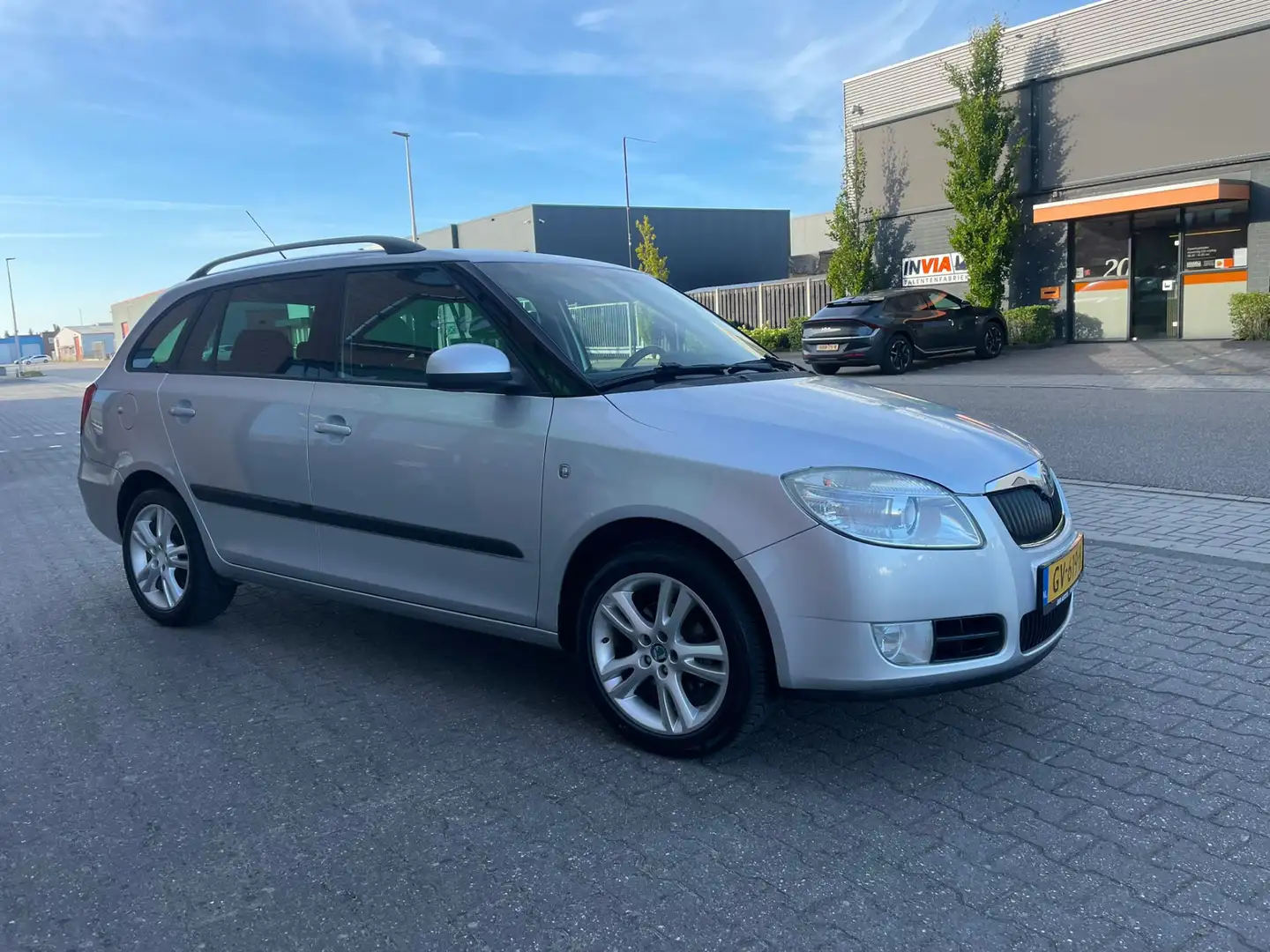 Skoda Fabia Combi 1.4-16V Classic Airco, navigatie Grijs - 2