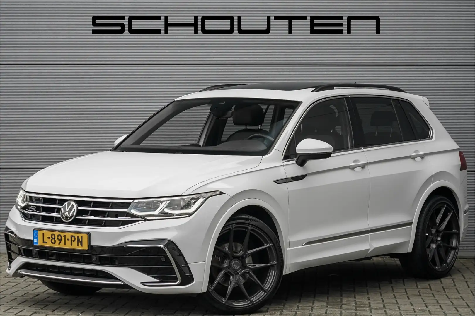 Volkswagen Tiguan 1.5 TSI R-Line Pano ACC 21" BTW Wit - 1