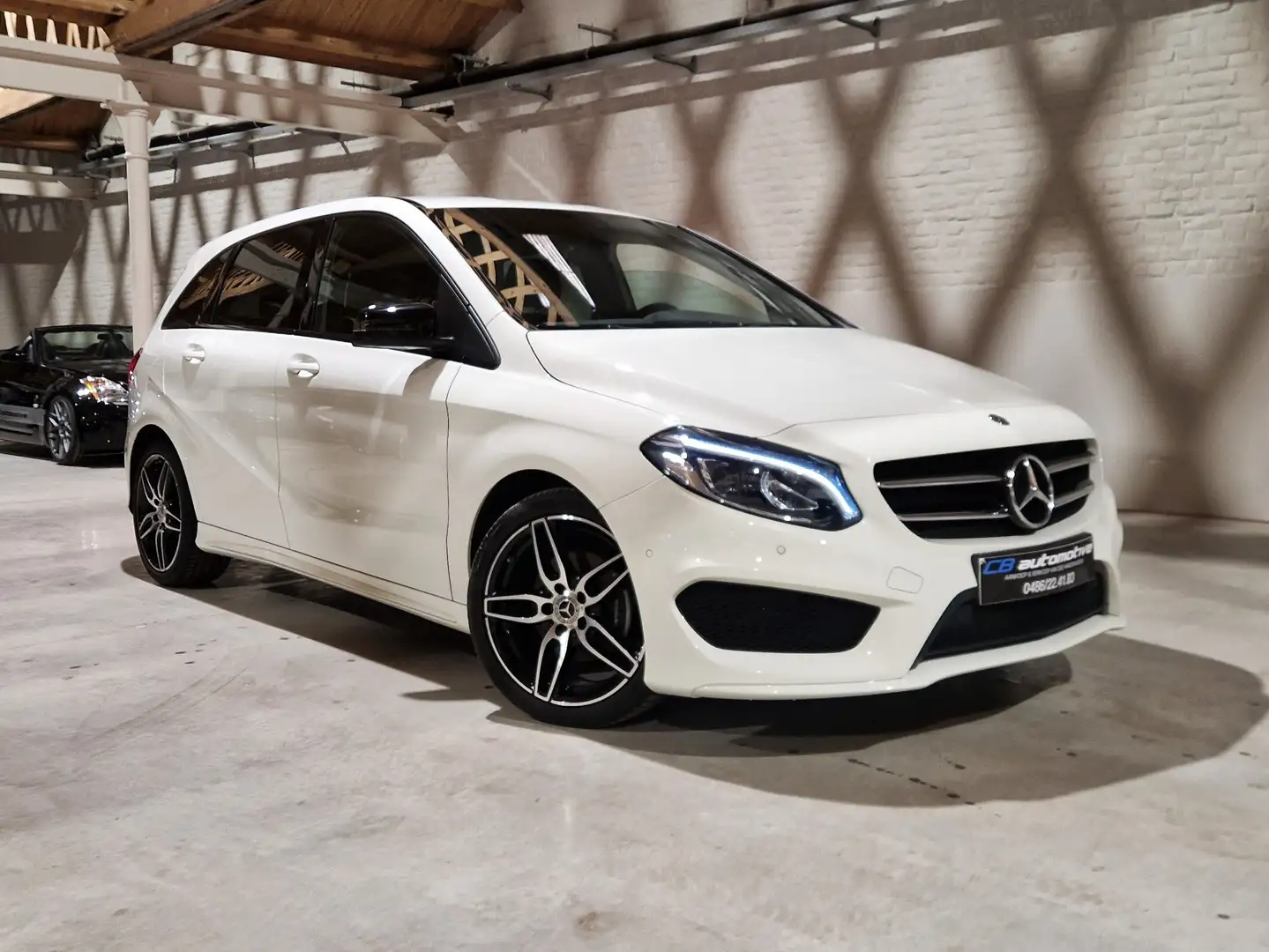 Mercedes-Benz B 180 AMG pack Wit - 1