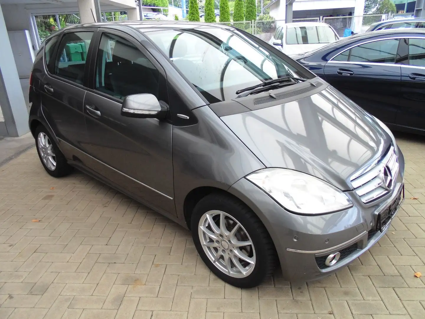 Mercedes-Benz A 180 Avantgarde Parktr.Sitzh. Gris - 1