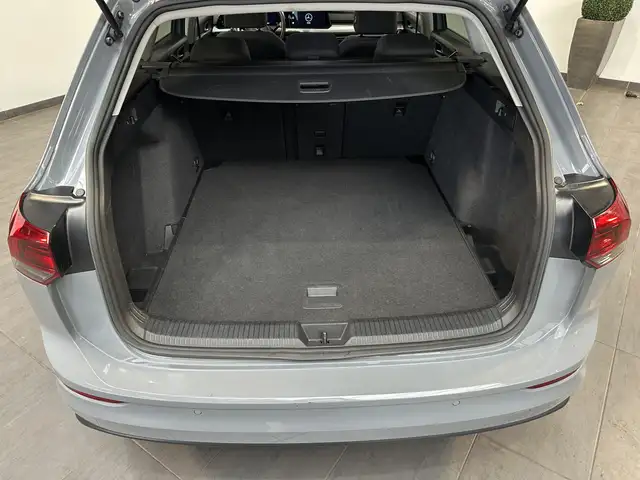 Volkswagen Golf view 6