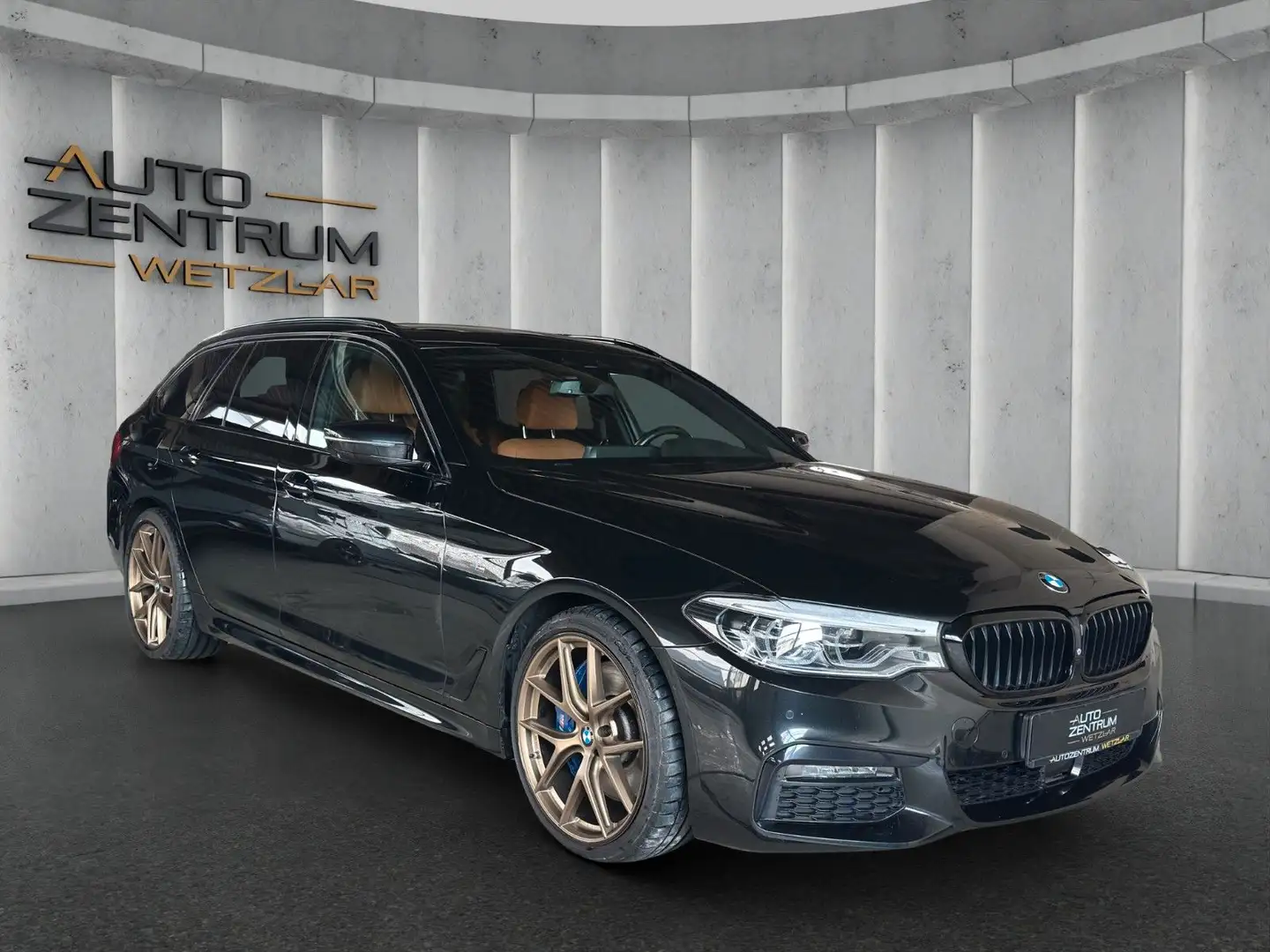 BMW 540 d xDrive Touring M Sport Pan H&K HUD BBS 20" Schwarz - 1
