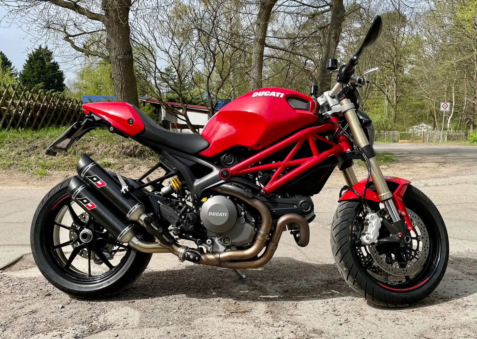 Ducati Monster 1100 Evo Czerwony - 1
