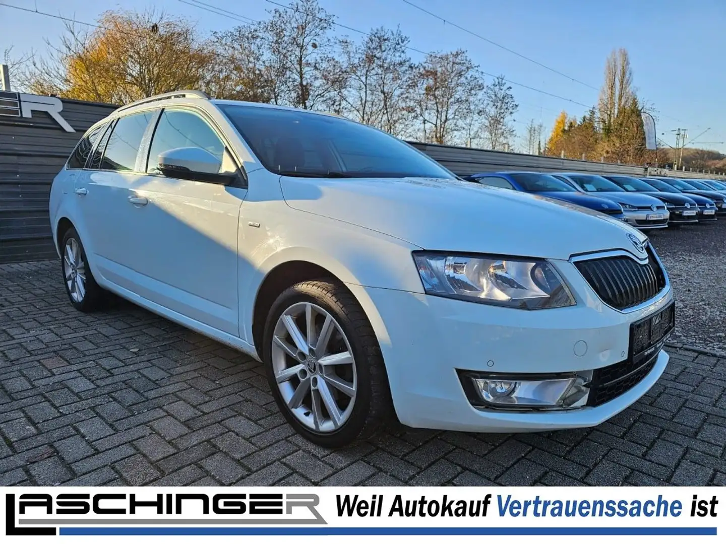 Skoda Octavia Combi 1.4 NAVI DAB PDC TEMPO KLIMA MFL Weiß - 1