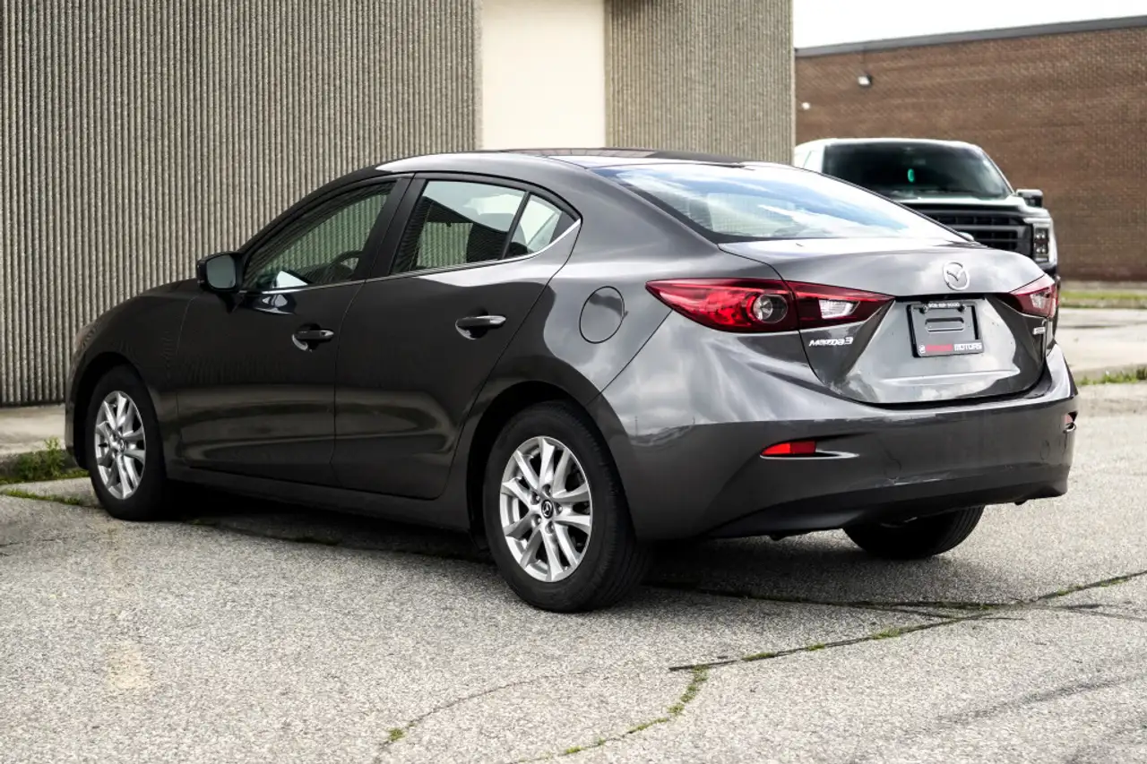 Mazda 3 снимка Mazda 3