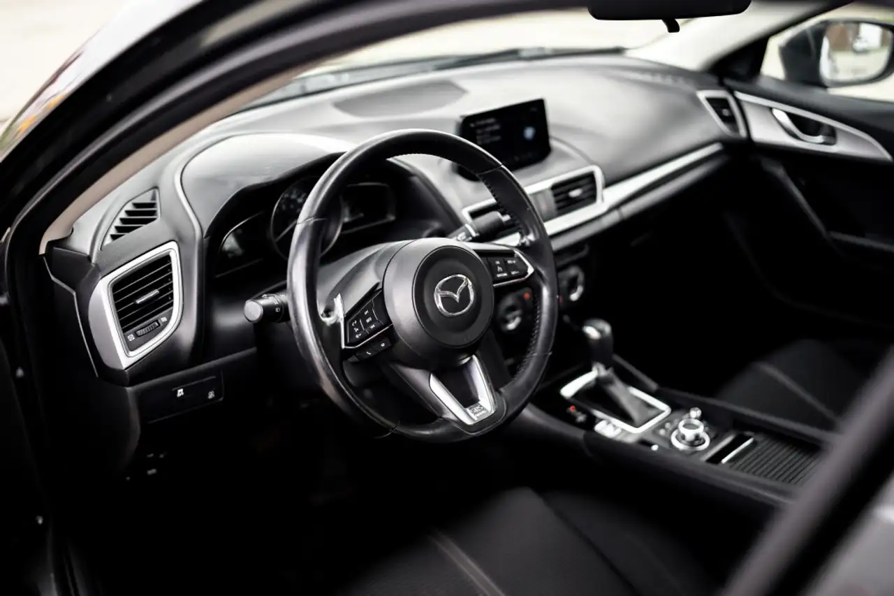 Mazda 3 снимка Mazda 3