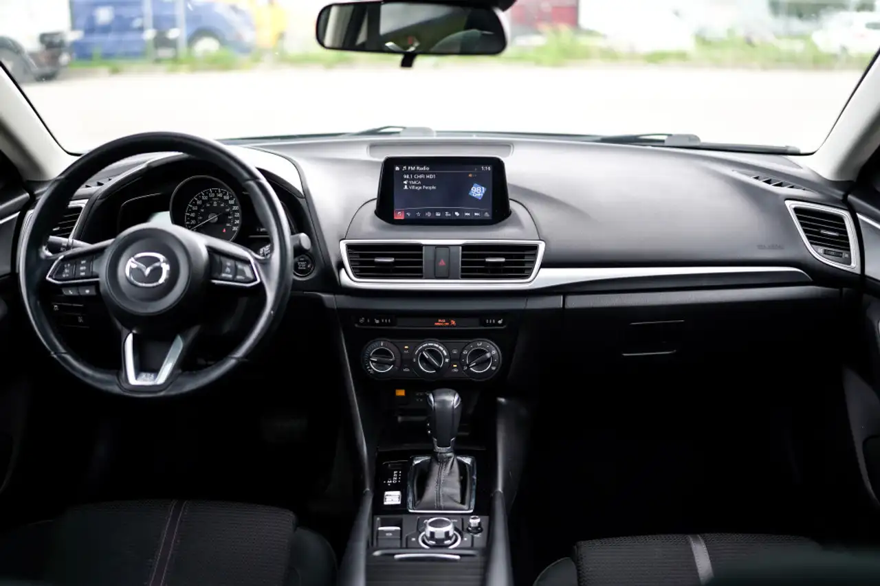 Mazda 3 снимка Mazda 3
