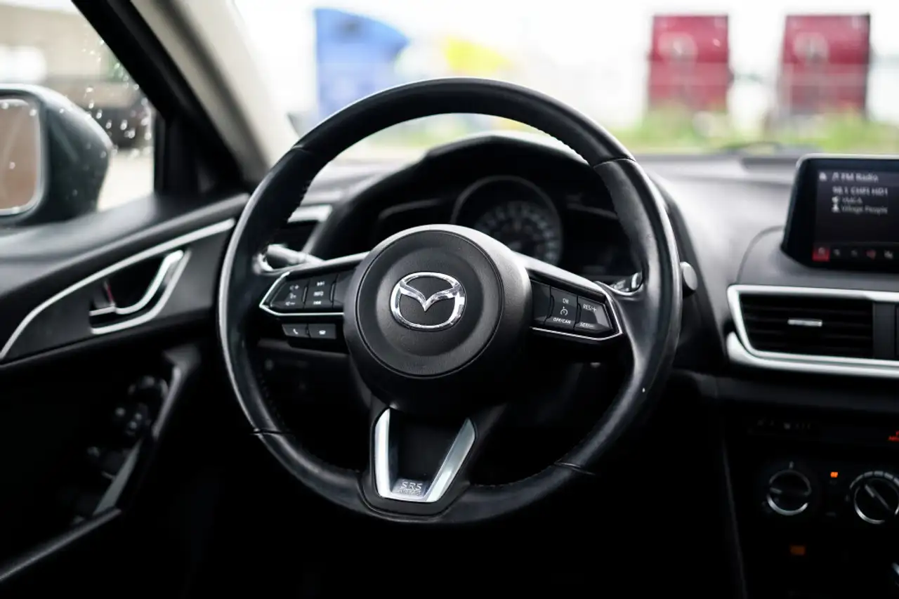 Mazda 3 снимка Mazda 3