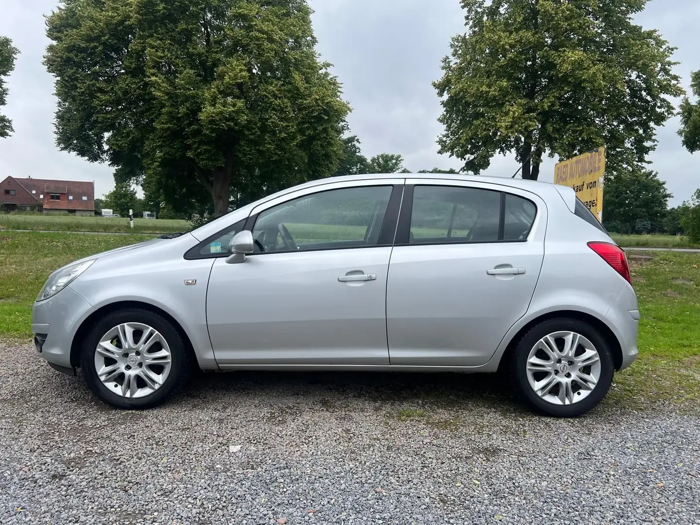 Opel Corsa D Innovation*TÜV NEU*Klima*Garantie* Silber - 2