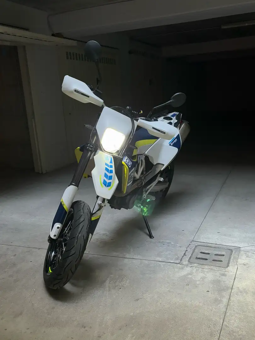 Husqvarna 701 Supermoto Supermoto - 1