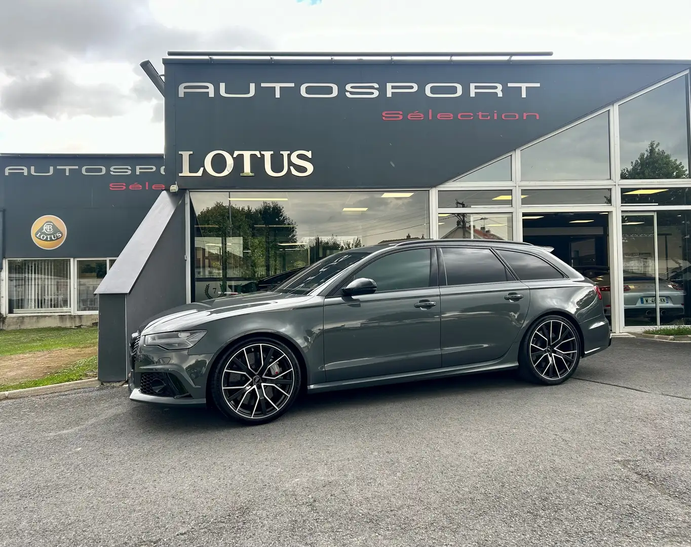 Audi RS6 RS6 Avant Performance V8 4.0 TFSI 605Ch Gris - 1