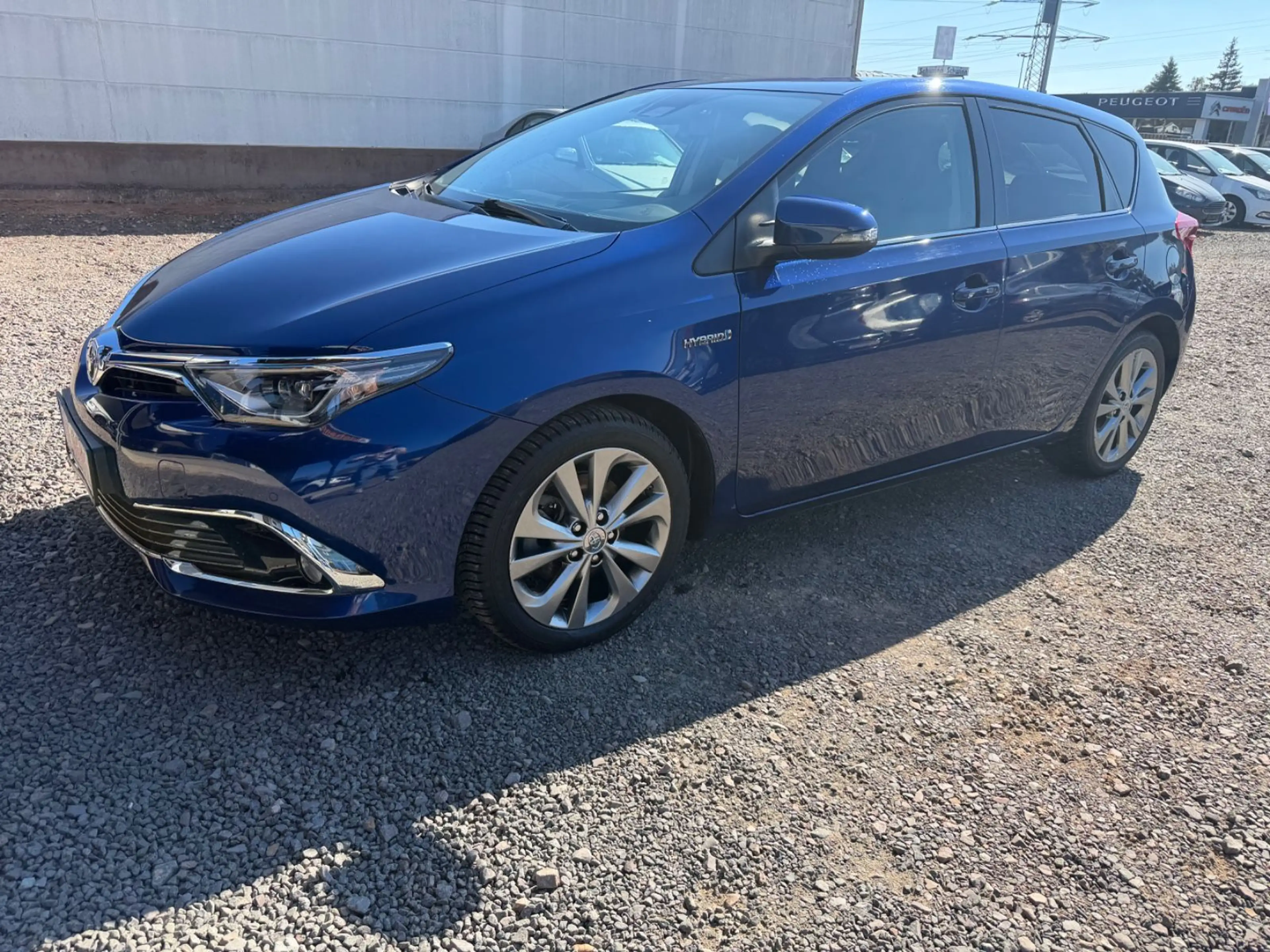 Toyota Auris Hybrid Executive — photo 7