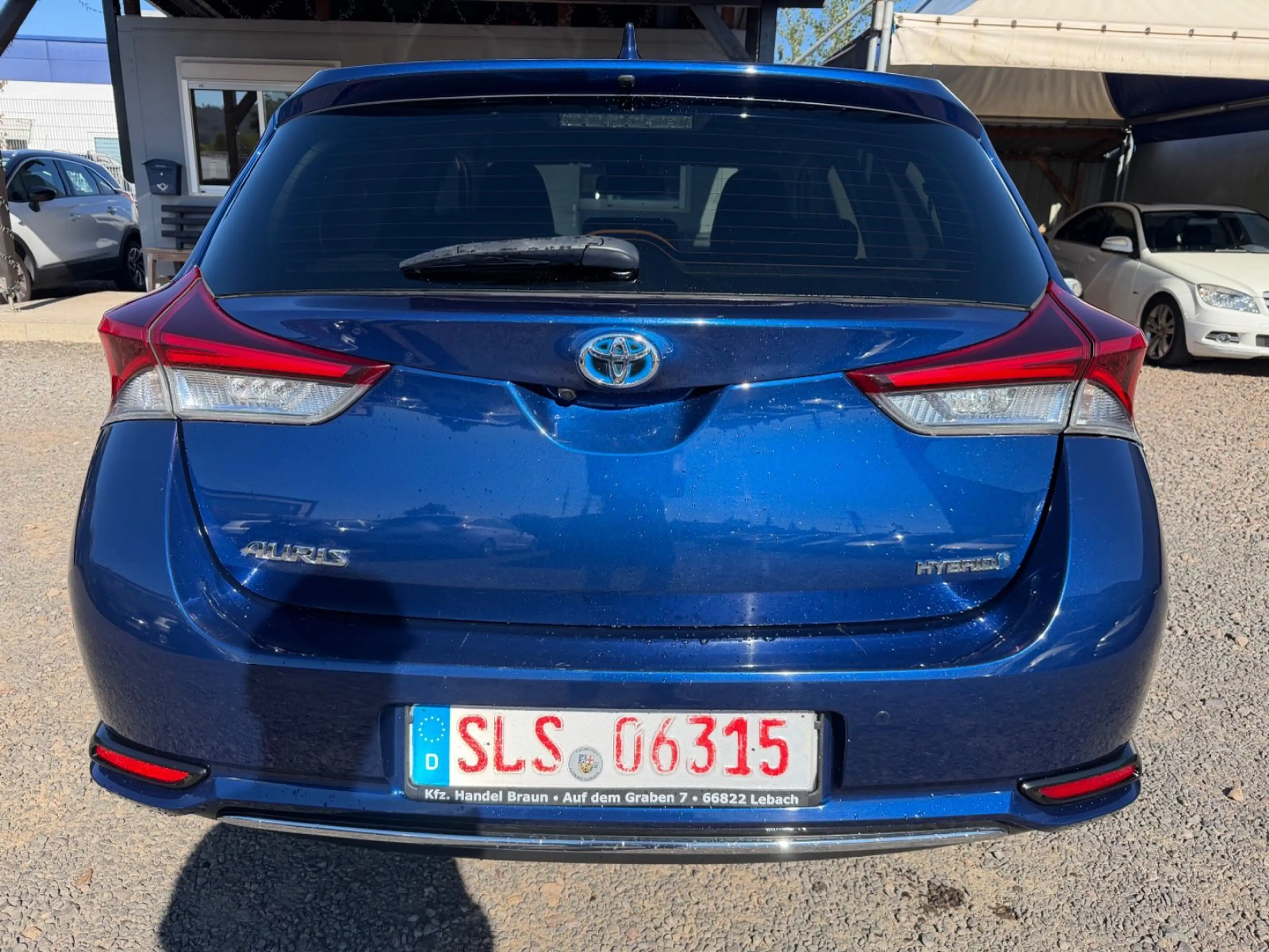 Toyota Auris Hybrid Executive — photo 4