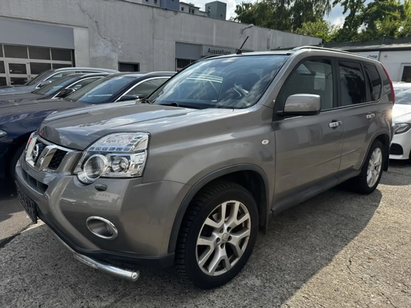Nissan X-Trail LE 4X4 Leder BOSE-Sound Pano TÜV 05-27 Grey - 2