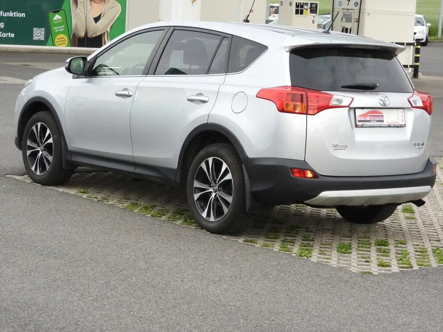 Toyota RAV 4 RAV4 2,0 D-4D Elegance 4WD Silber - 2