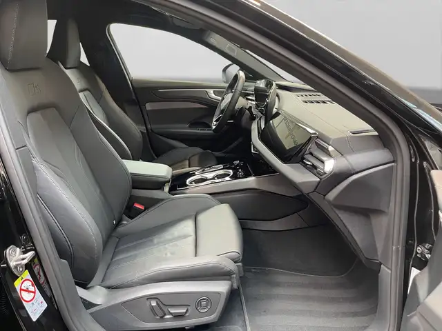 Audi A6 view 4
