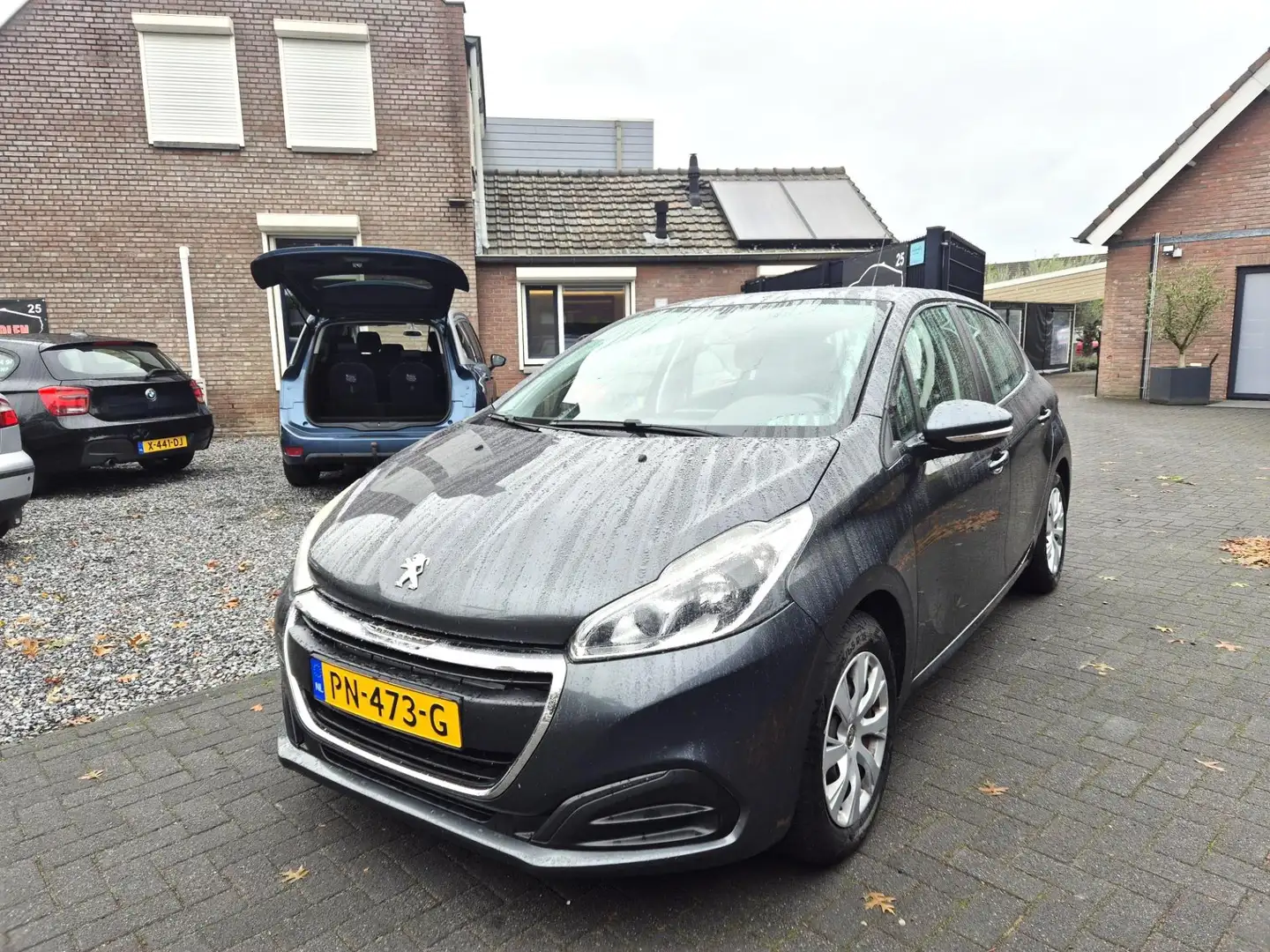 Peugeot 208 1.0 PureTech Access Airco Cruise 137120 Km Grijs - 2