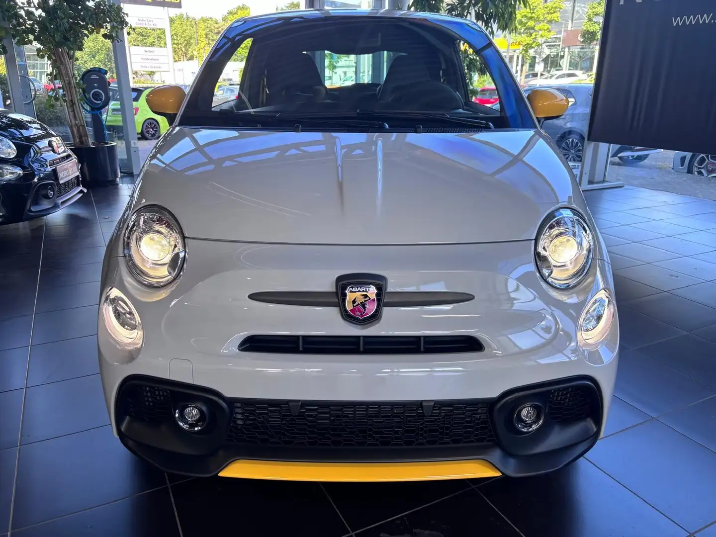 Abarth 695 Competizione BEATS SOUNDSYSTEM NAVI ALU Grey - 2