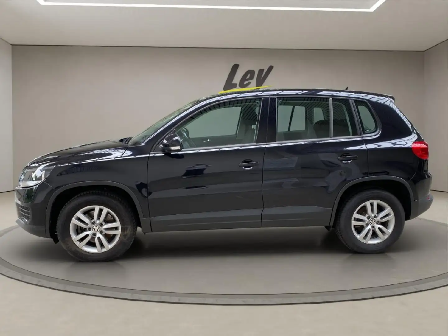 Volkswagen Tiguan Trend & Fun BMT crna - 2