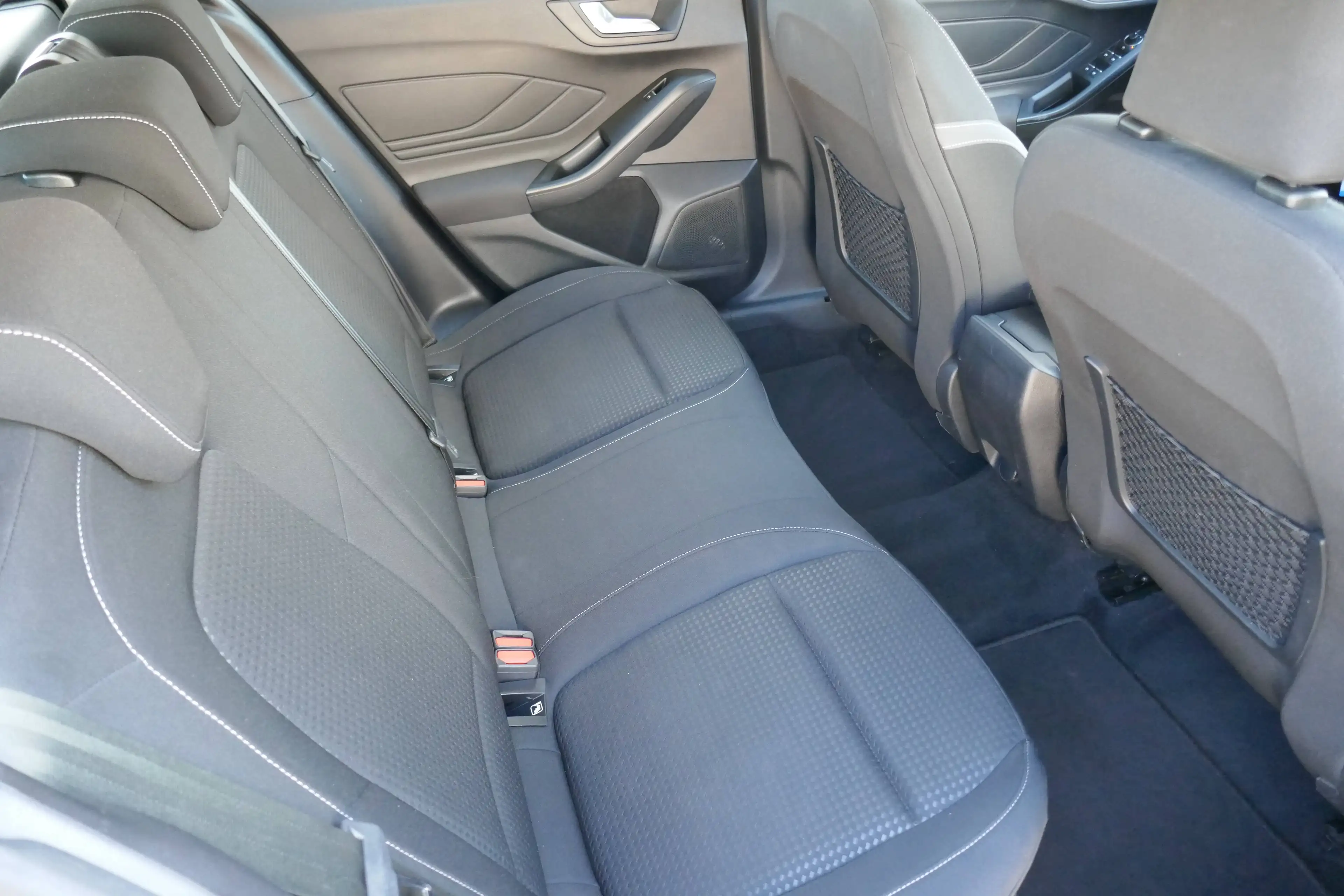 Ford Focus Cool&Connect — photo 12