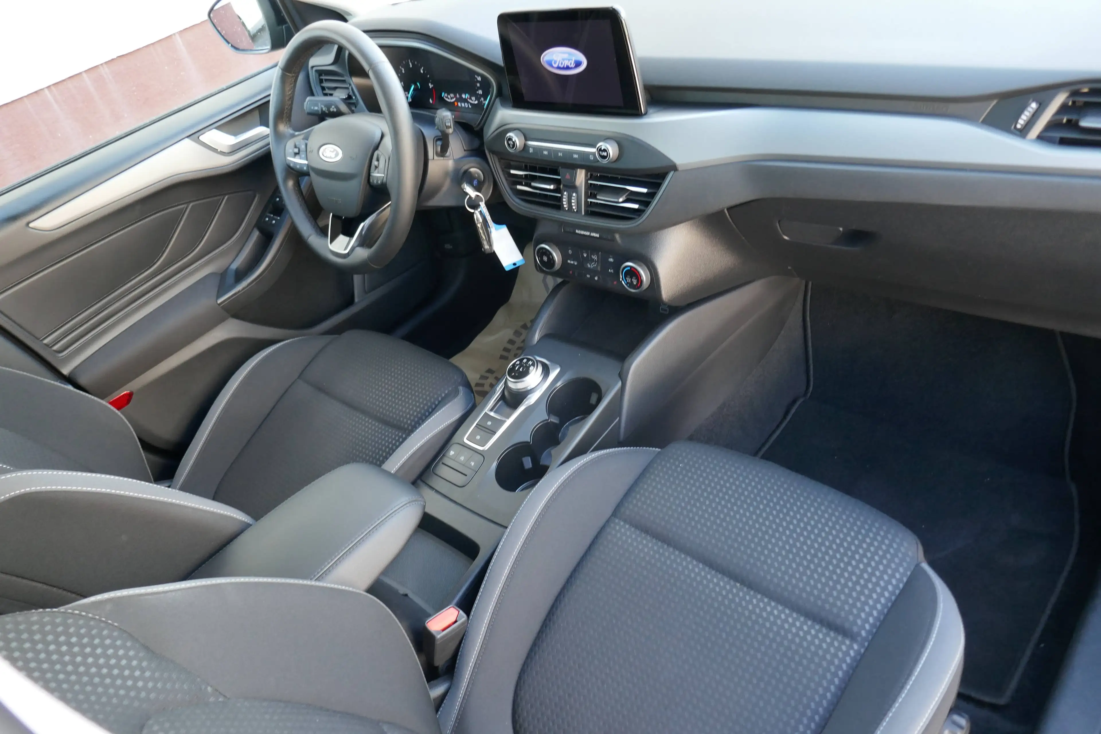 Ford Focus Cool&Connect — photo 13