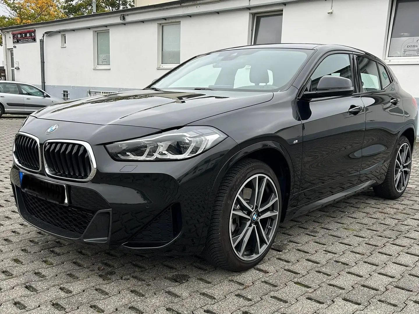 BMW X2 M X2 sDrive20i Aut. M Sport X Schwarz - 1