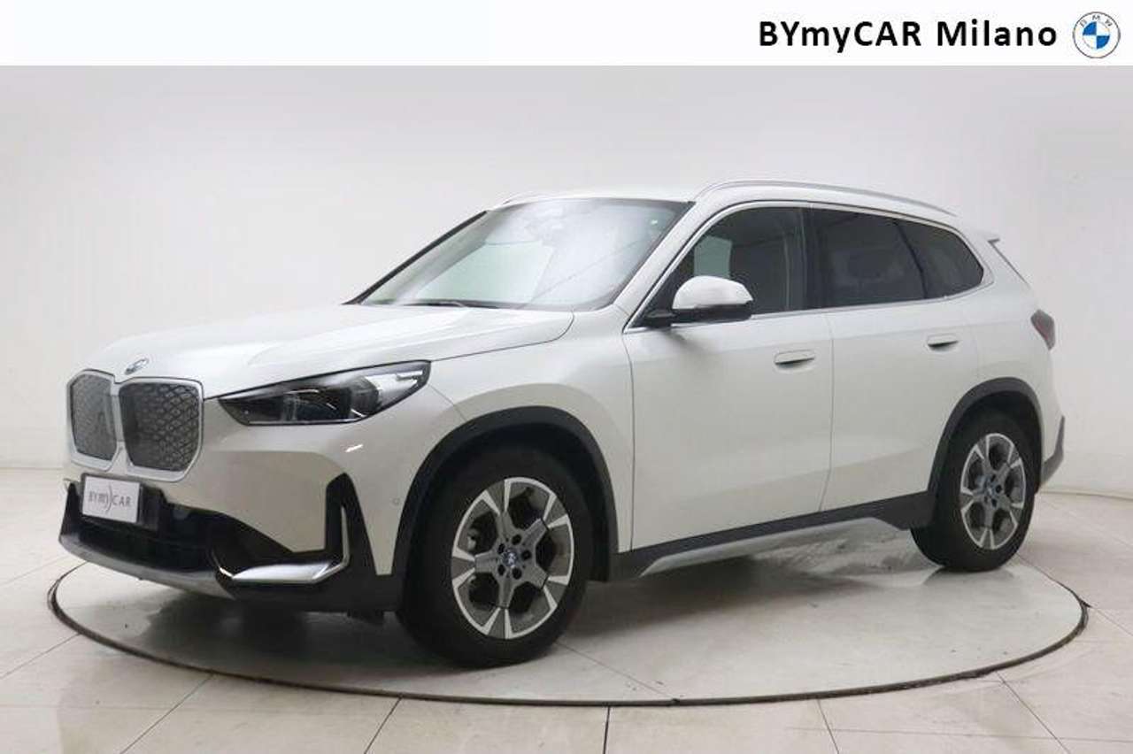 BMW iX1 edrive 20 X-Line