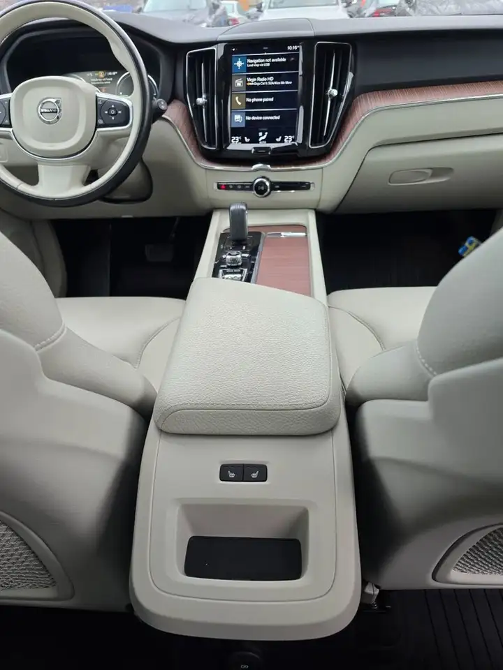 Volvo XC60 снимка Volvo XC60