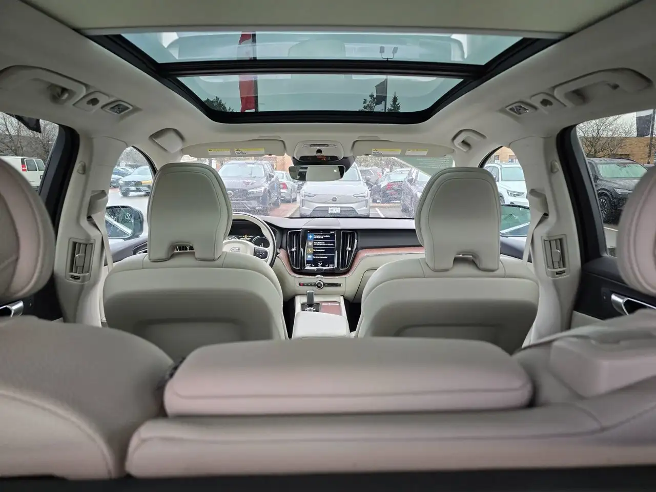 Volvo XC60 снимка Volvo XC60