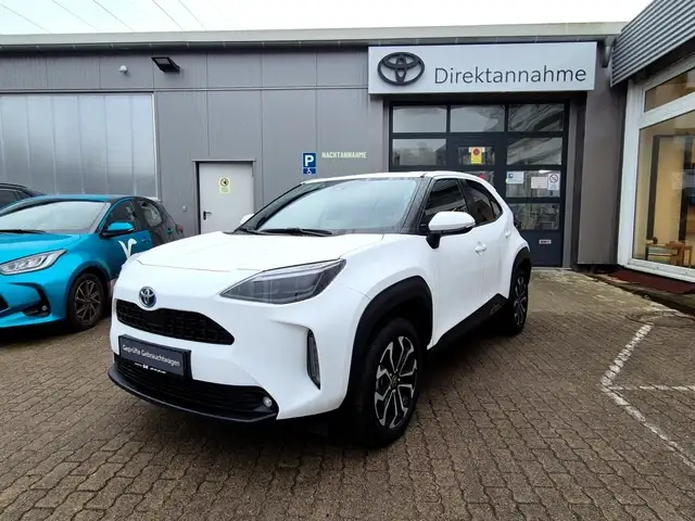 Toyota Yaris Cross 1.5 Hybrid Team D SHZ KAM ACC