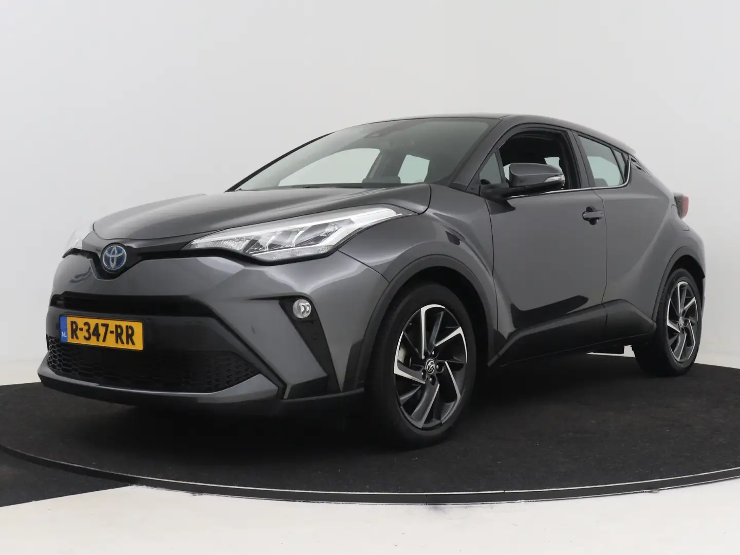 Toyota C-HR 2.0 Hybrid Dynamic Grijs - 1