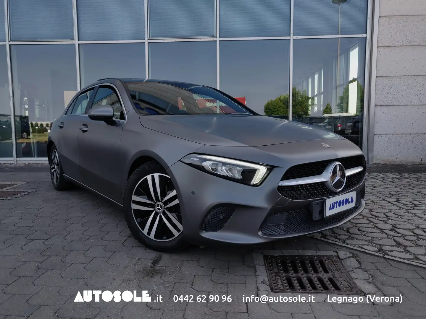 Mercedes-Benz A 180 D Sport Automatica Grijs - 1
