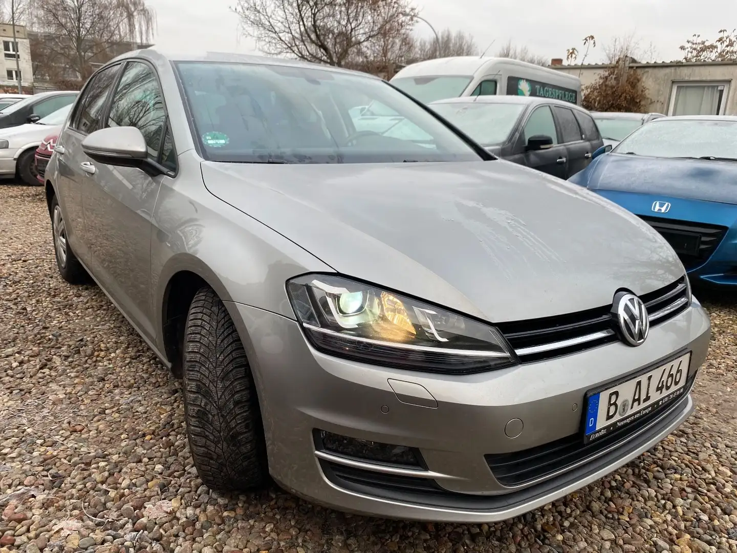 Volkswagen Golf VII Lim. Trendline BlueMotion-1-HAND-TOP!!! Argent - 2
