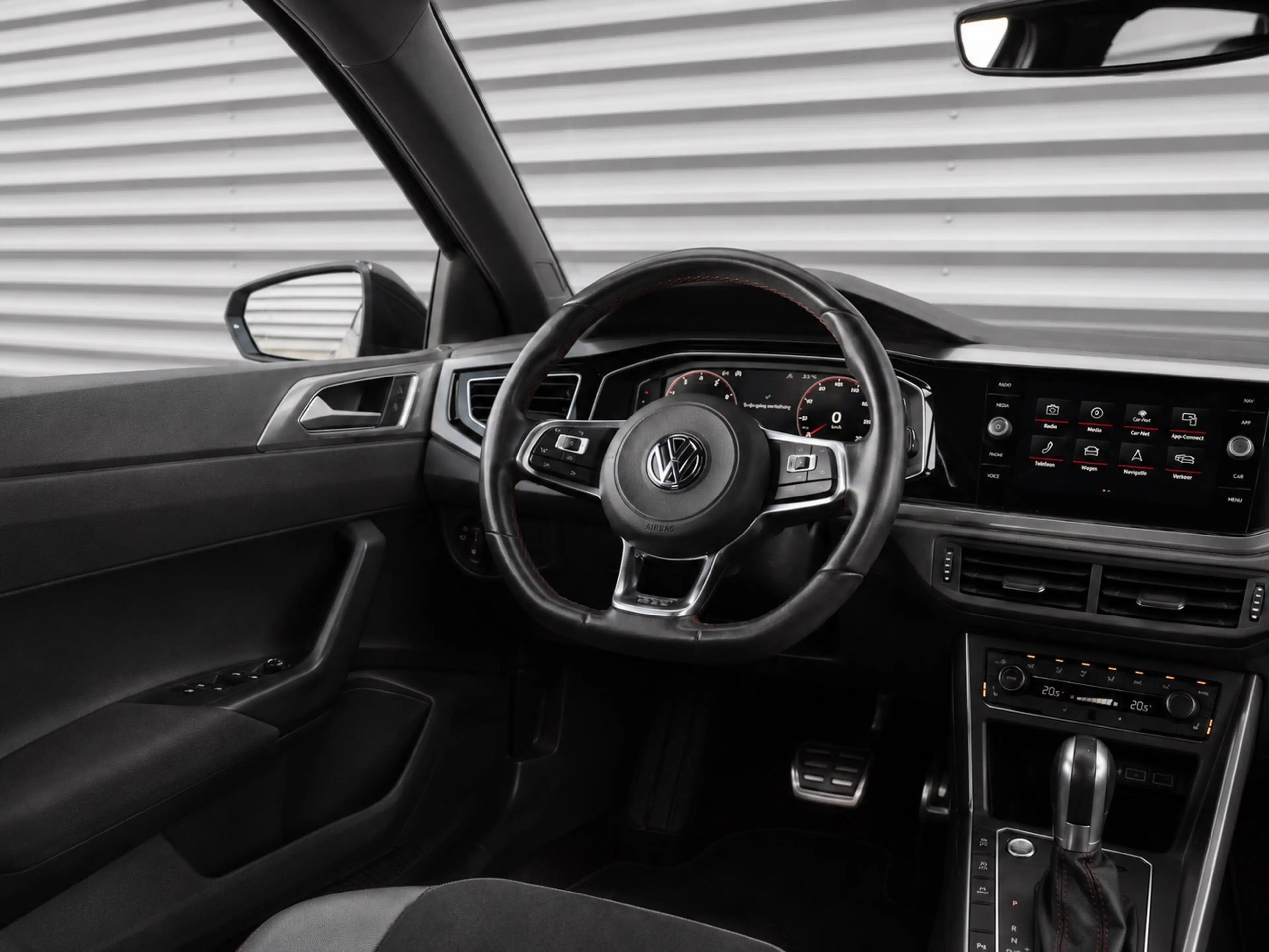 Volkswagen Polo GTI 2.0 TSI Alcantara Camera Virtual Keyless — photo 30