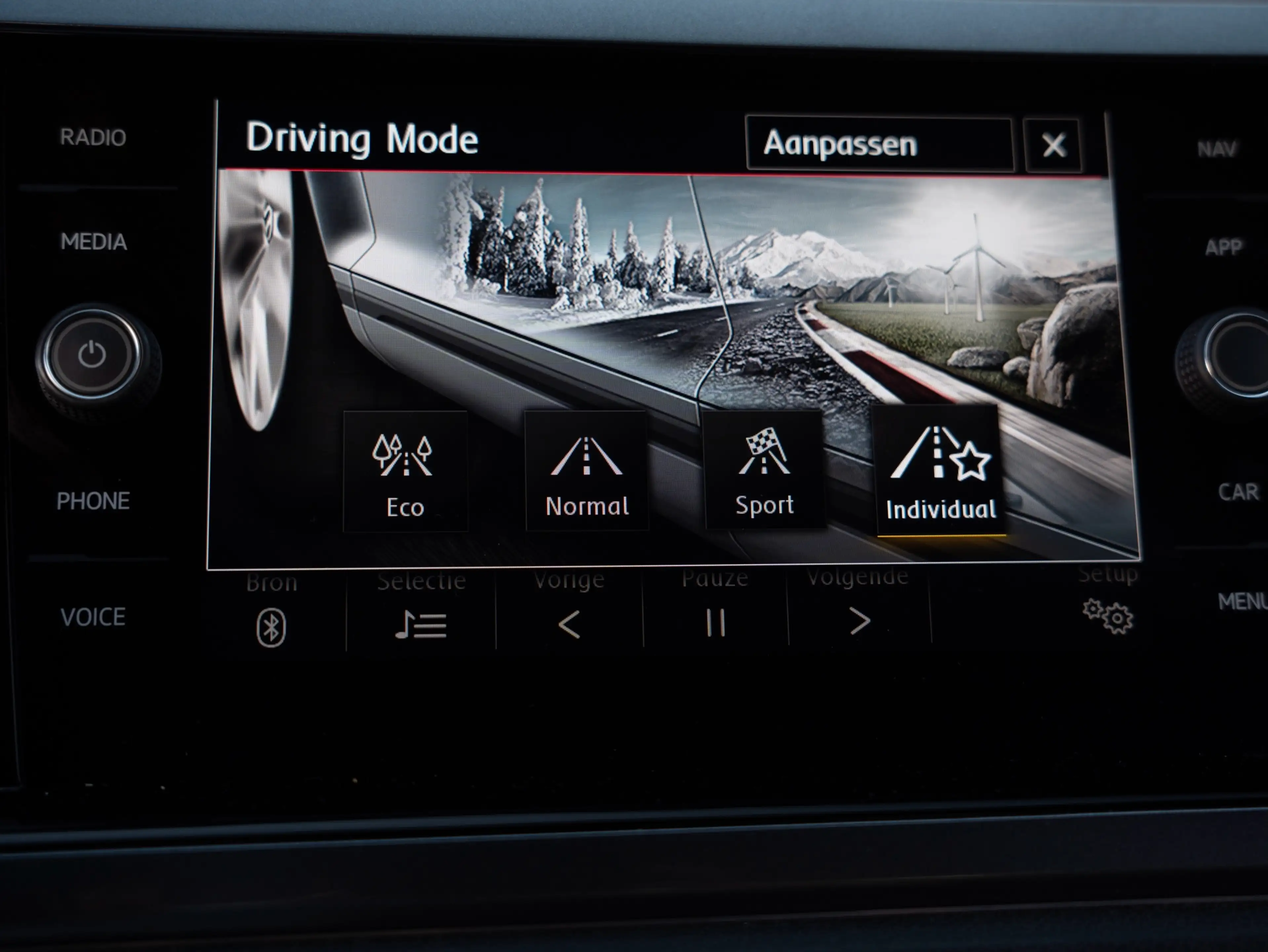 Volkswagen Polo GTI 2.0 TSI Alcantara Camera Virtual Keyless — photo 35