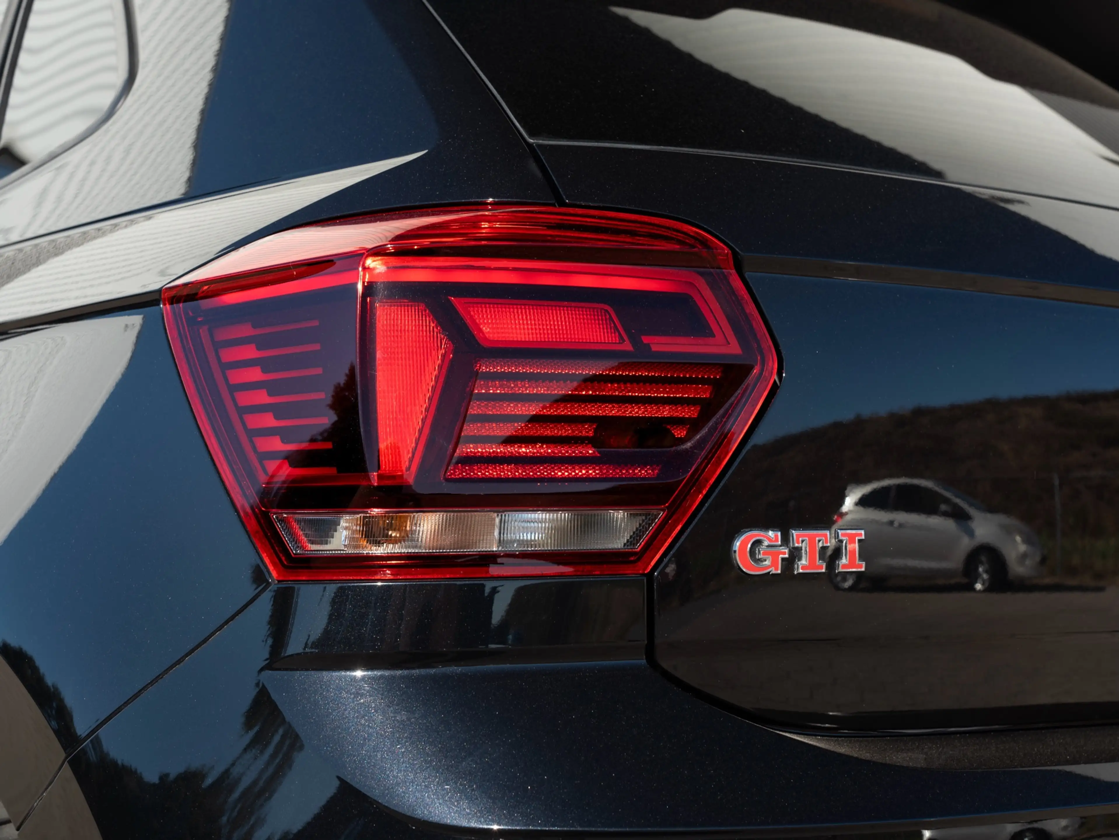 Volkswagen Polo GTI 2.0 TSI Alcantara Camera Virtual Keyless — photo 11