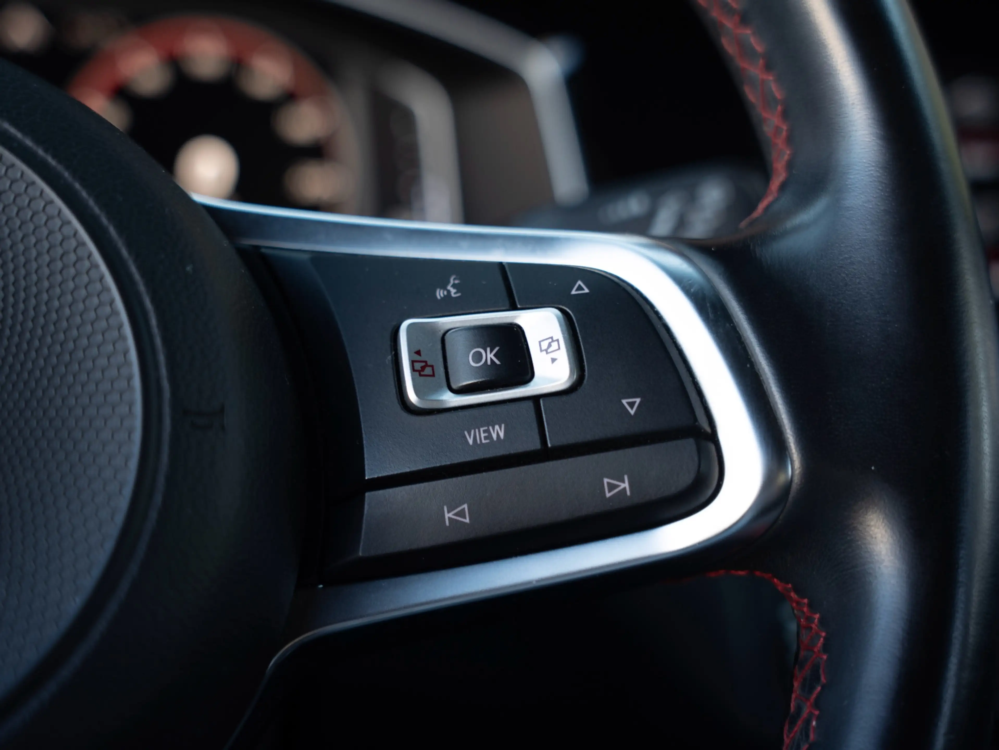 Volkswagen Polo GTI 2.0 TSI Alcantara Camera Virtual Keyless — photo 26