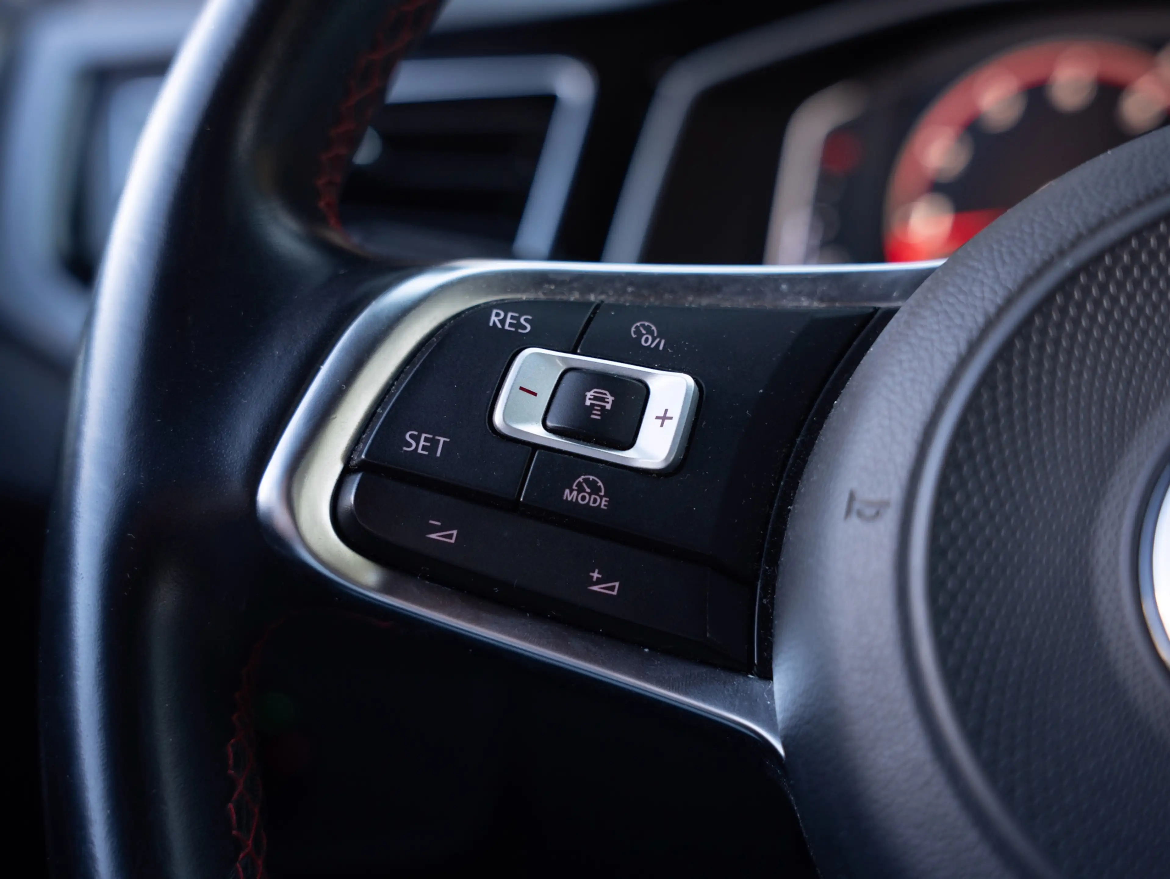Volkswagen Polo GTI 2.0 TSI Alcantara Camera Virtual Keyless — photo 25