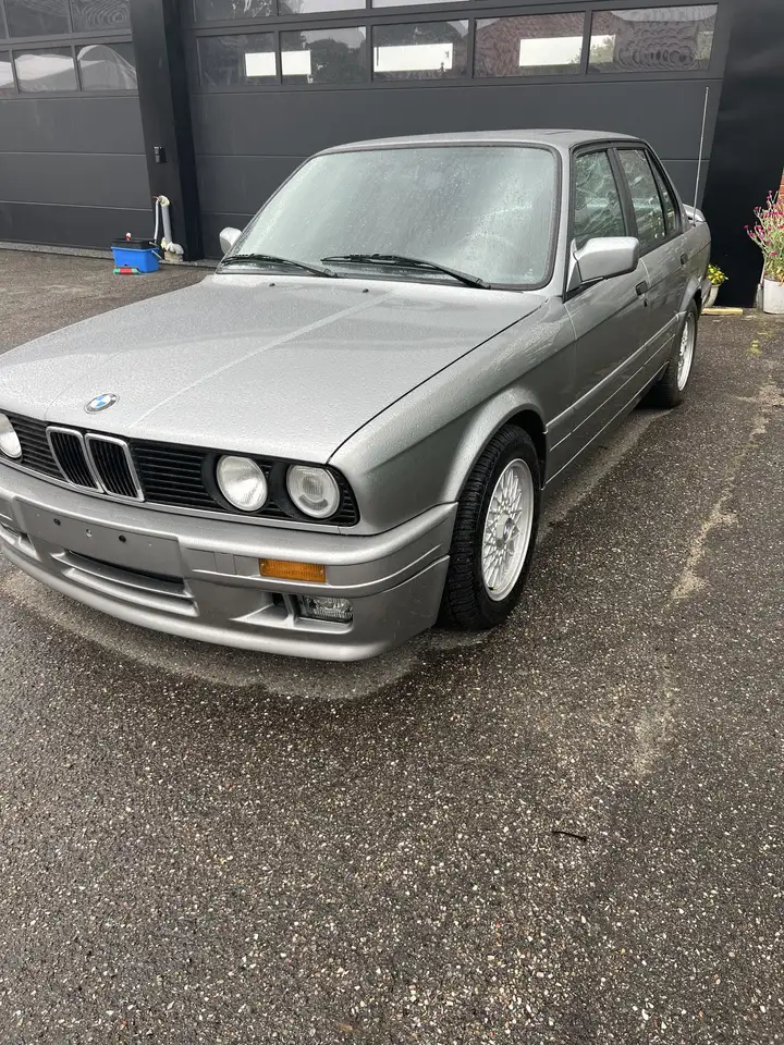 BMW 325i, foto 2