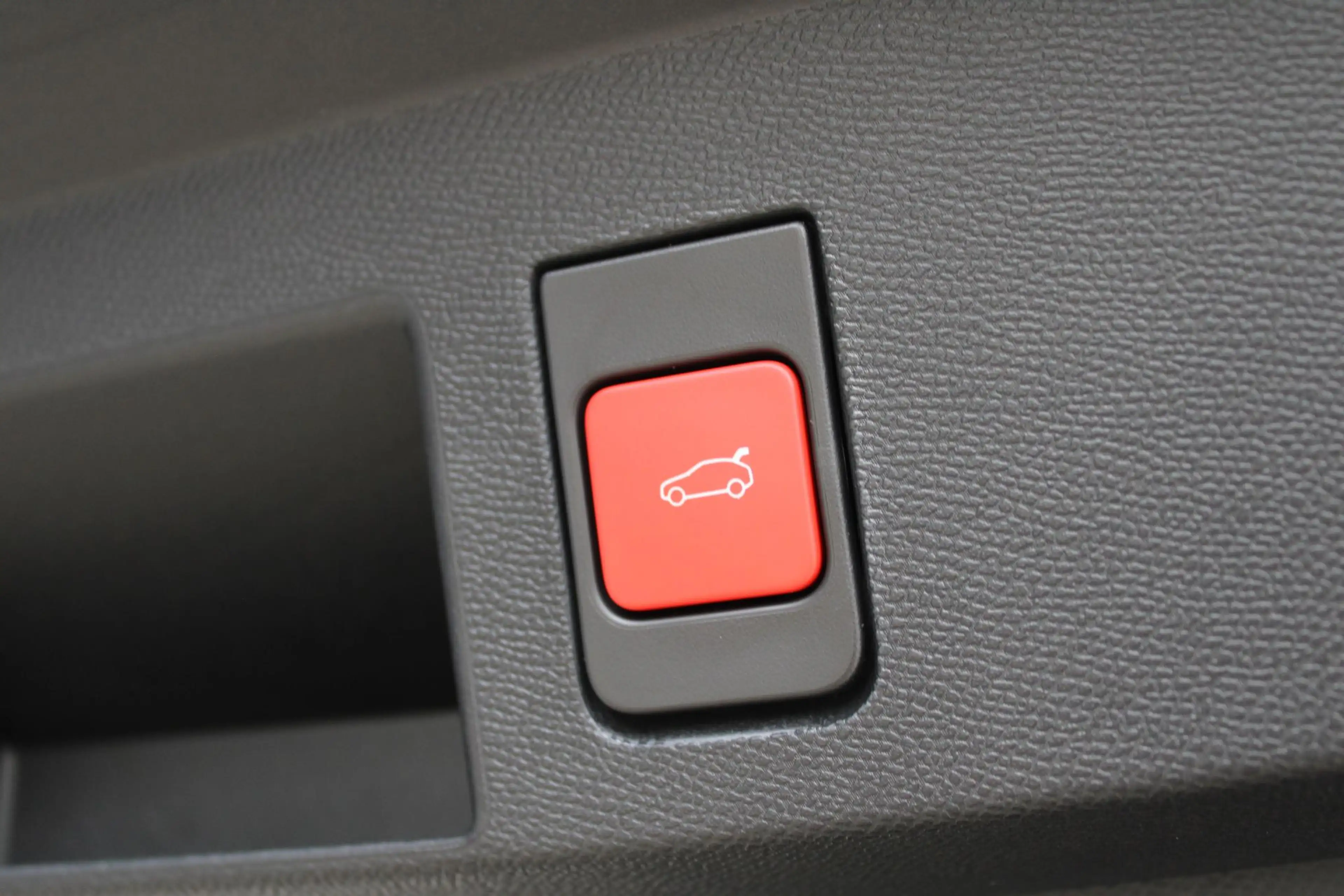 Citroen C5 Aircross 1.2 Hybrid 145 Plus — photo 15