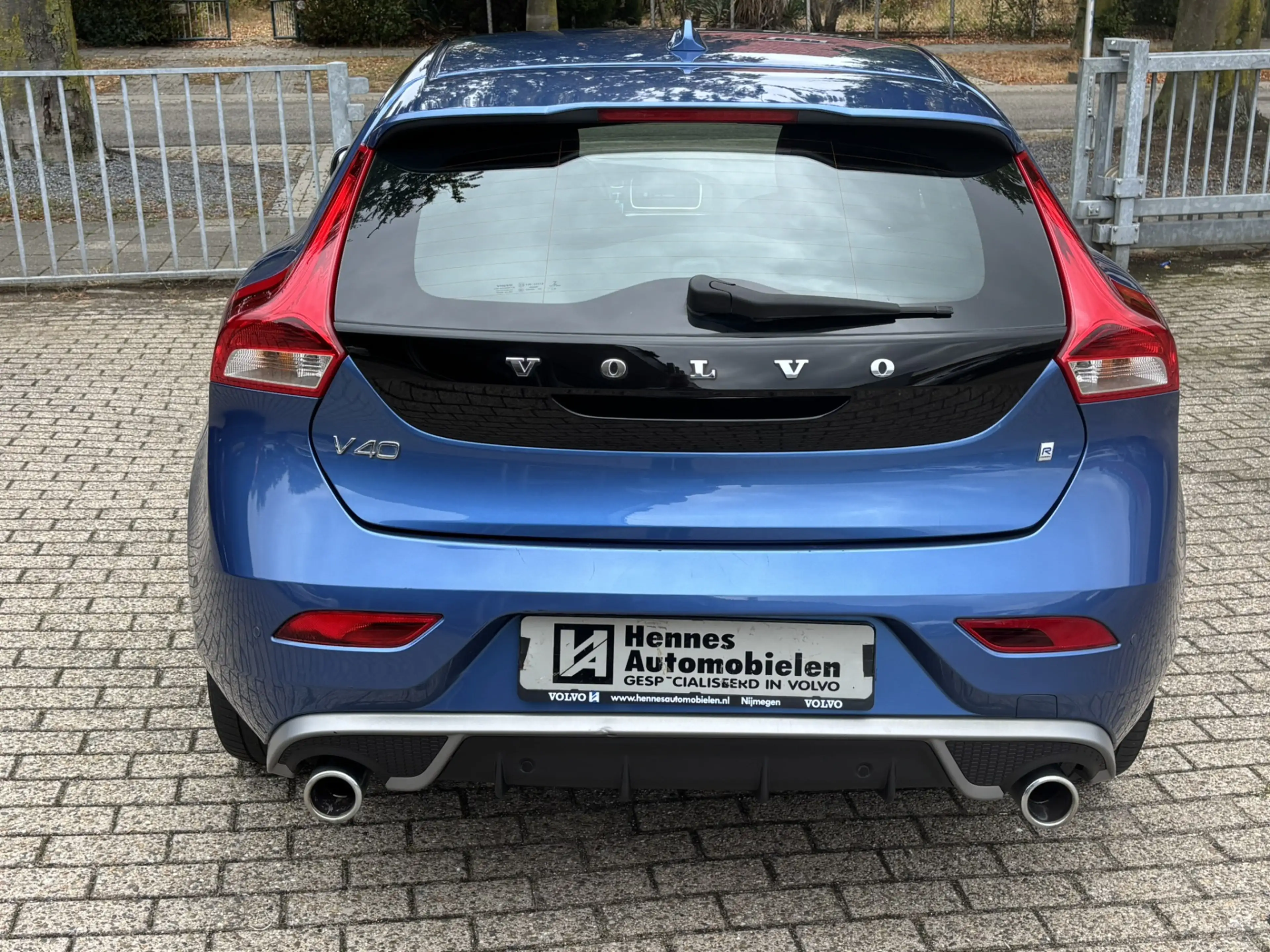 Volvo V40 2.0 T2 R-Design Stoelverwarming PDC On call — photo 14