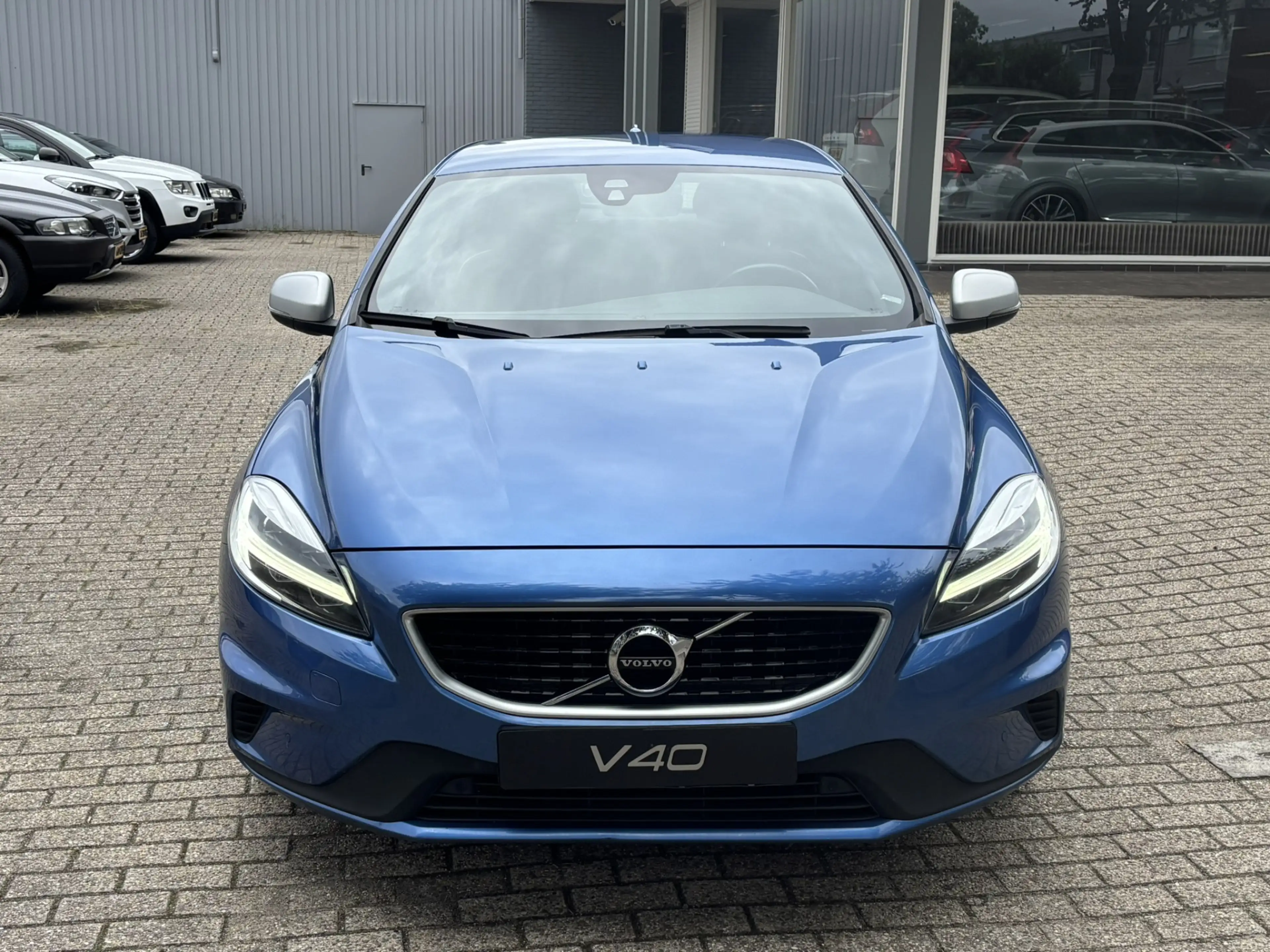 Volvo V40 2.0 T2 R-Design Stoelverwarming PDC On call — photo 7