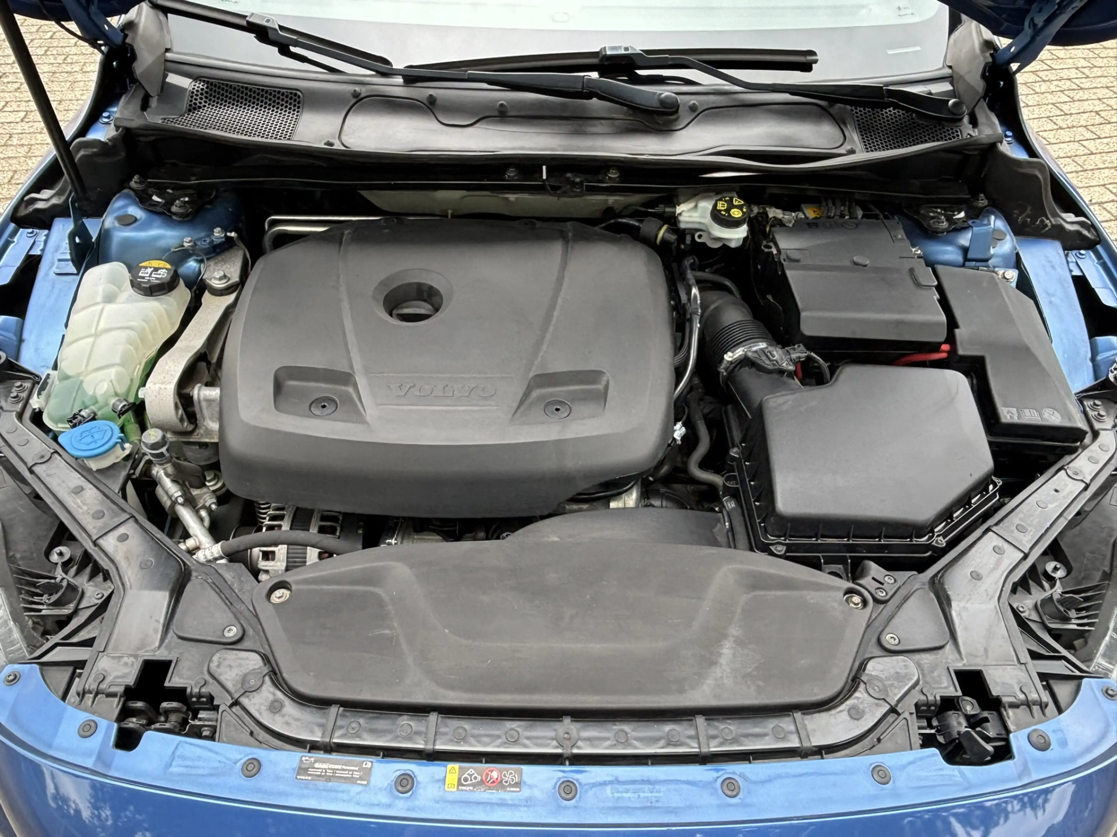 Volvo V40 2.0 T2 R-Design Stoelverwarming PDC On call — photo 6