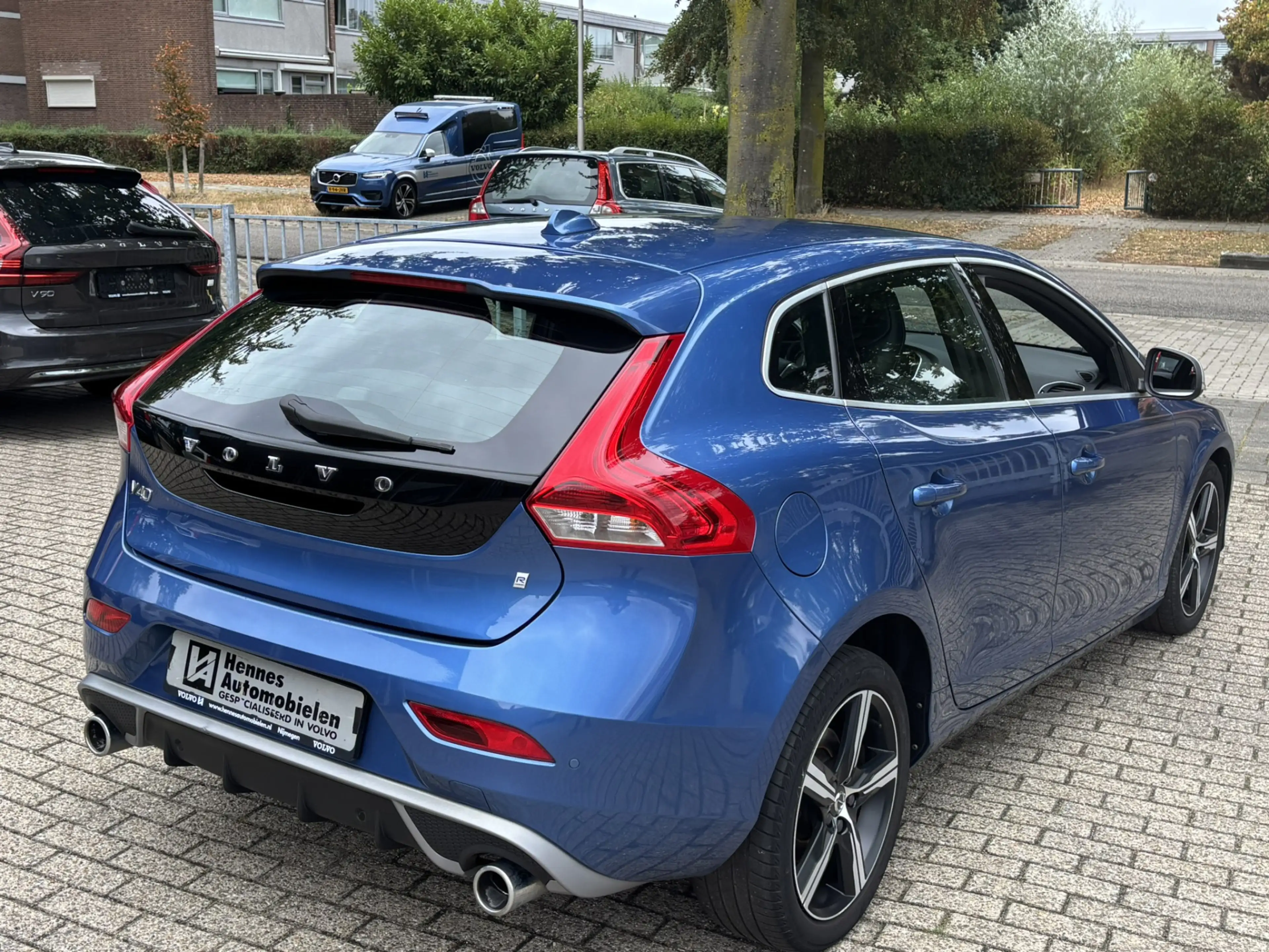 Volvo V40 2.0 T2 R-Design Stoelverwarming PDC On call — photo 3