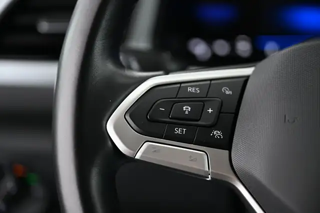 Volkswagen T-Roc view 26
