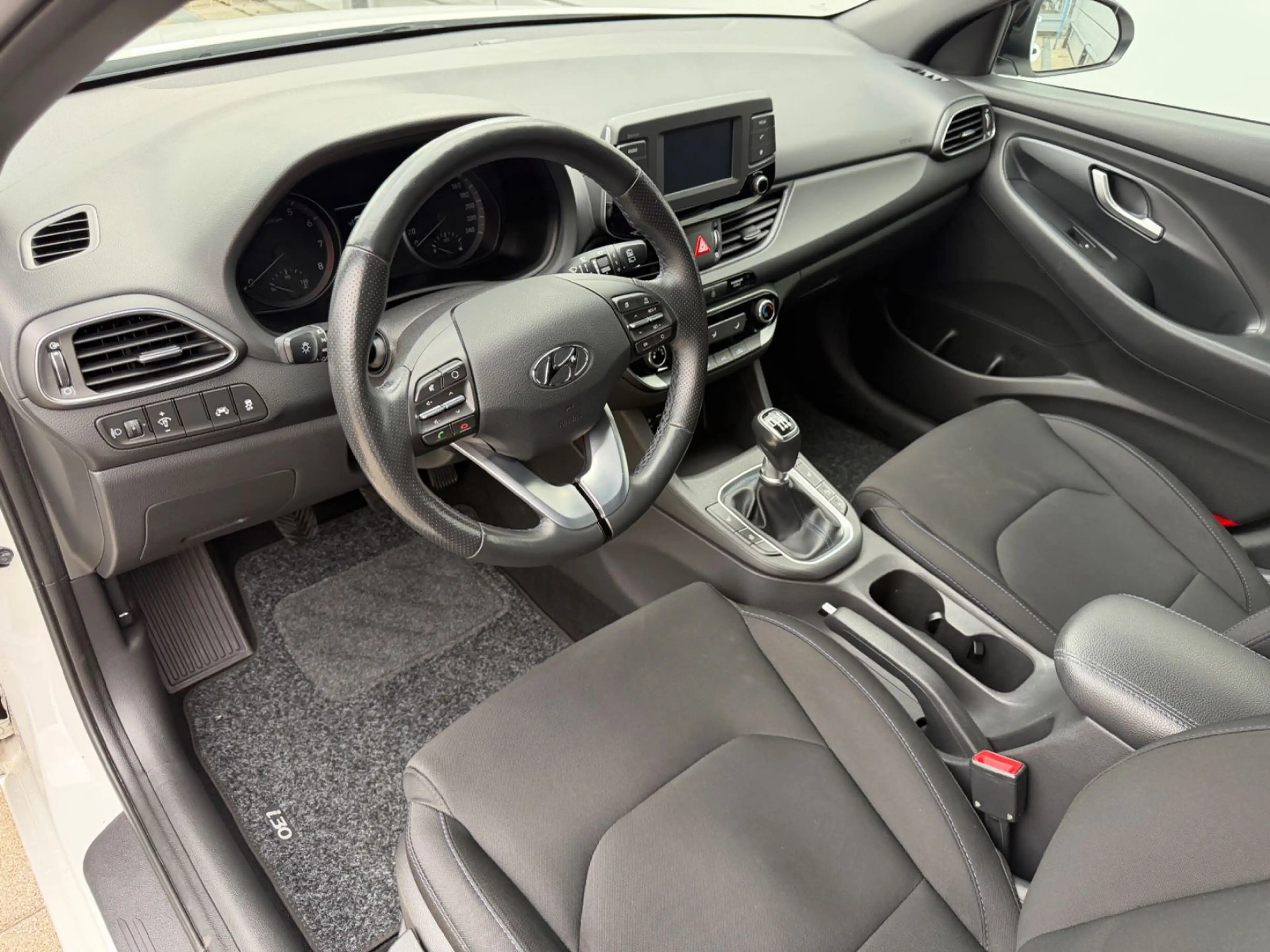 Hyundai i30 Passion*KAMERA*MFL*SHZ*TEMPO*LED — photo 12