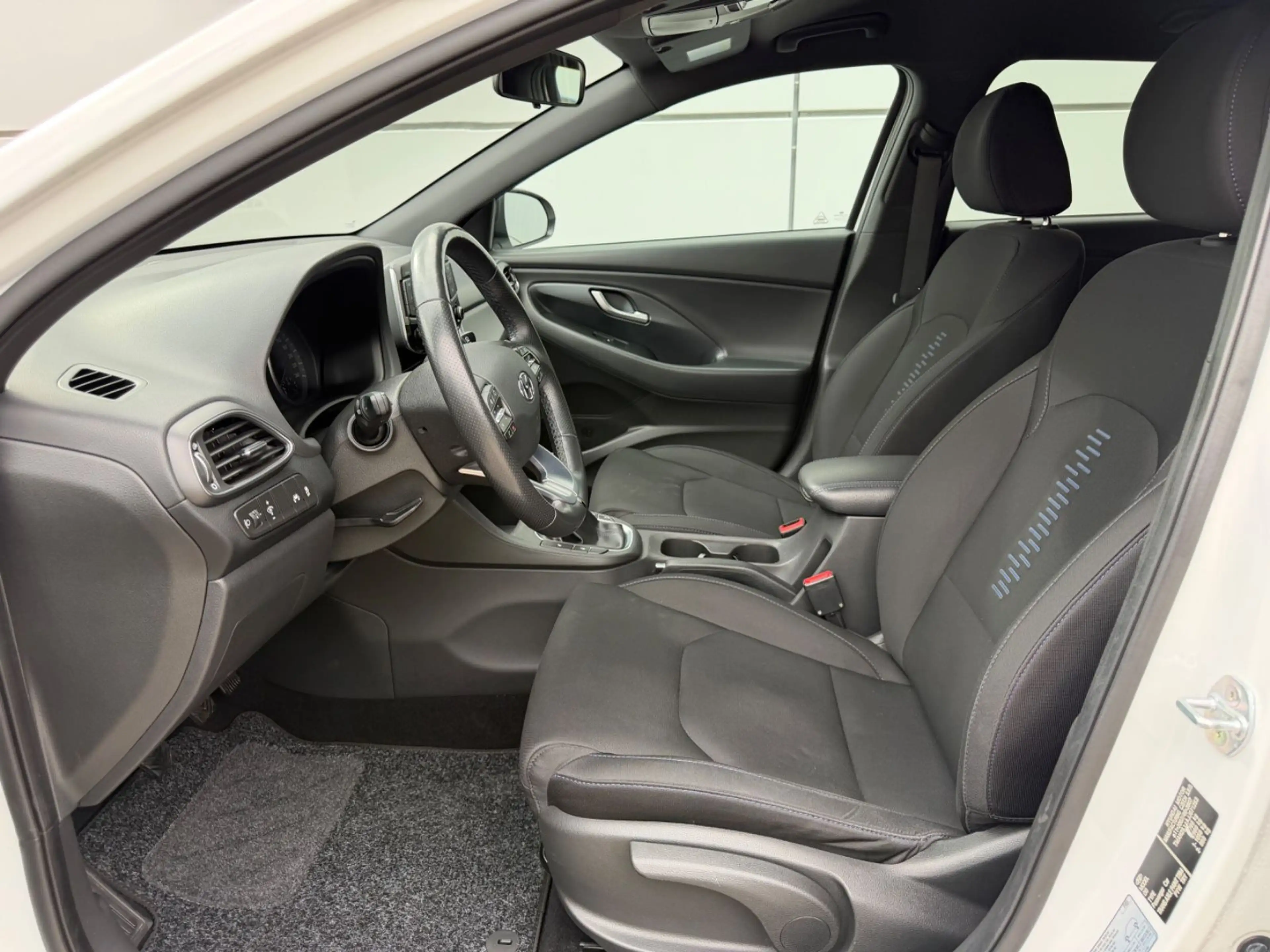 Hyundai i30 Passion*KAMERA*MFL*SHZ*TEMPO*LED — photo 9
