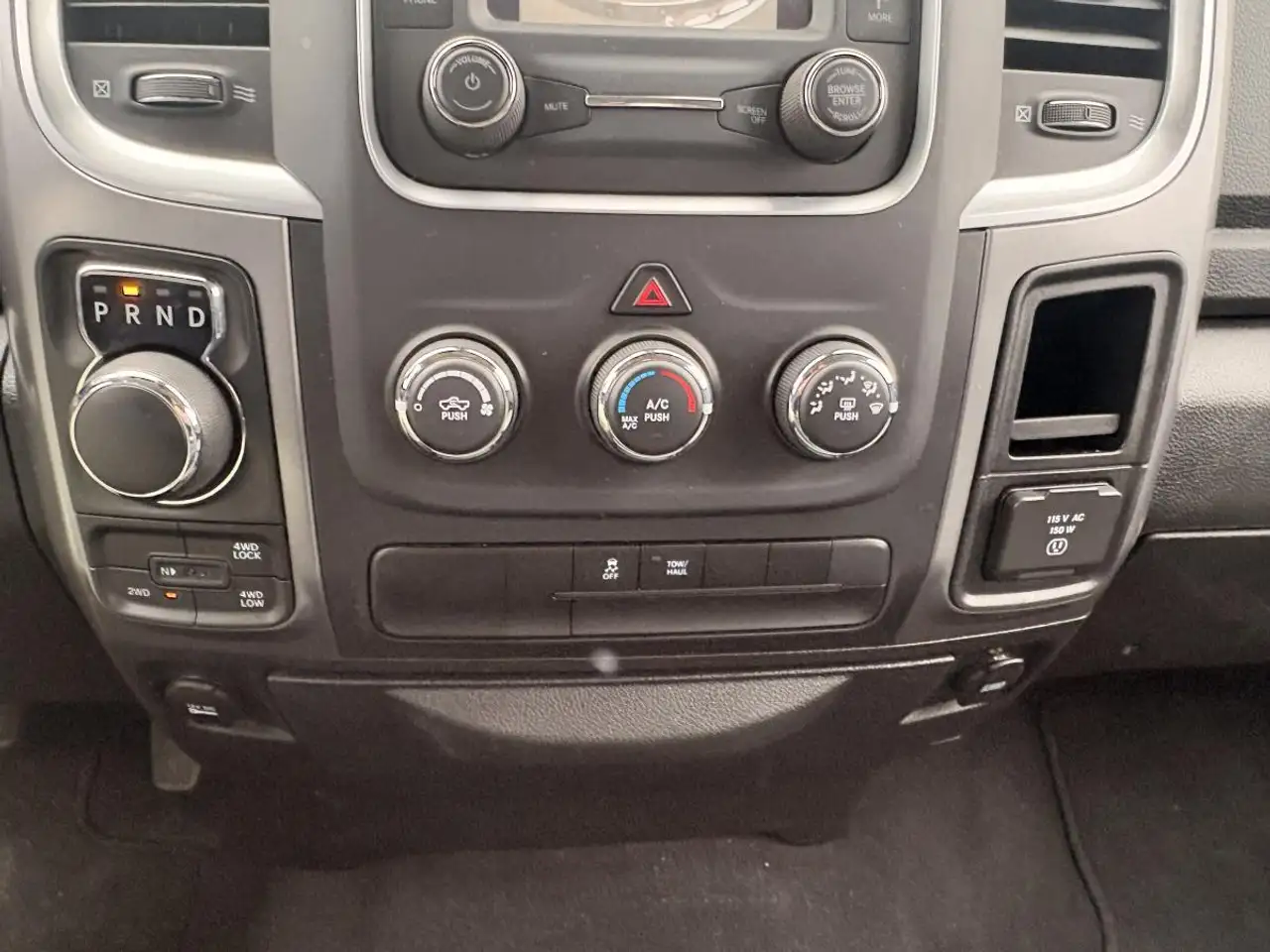 RAM 1500 снимка RAM 1500