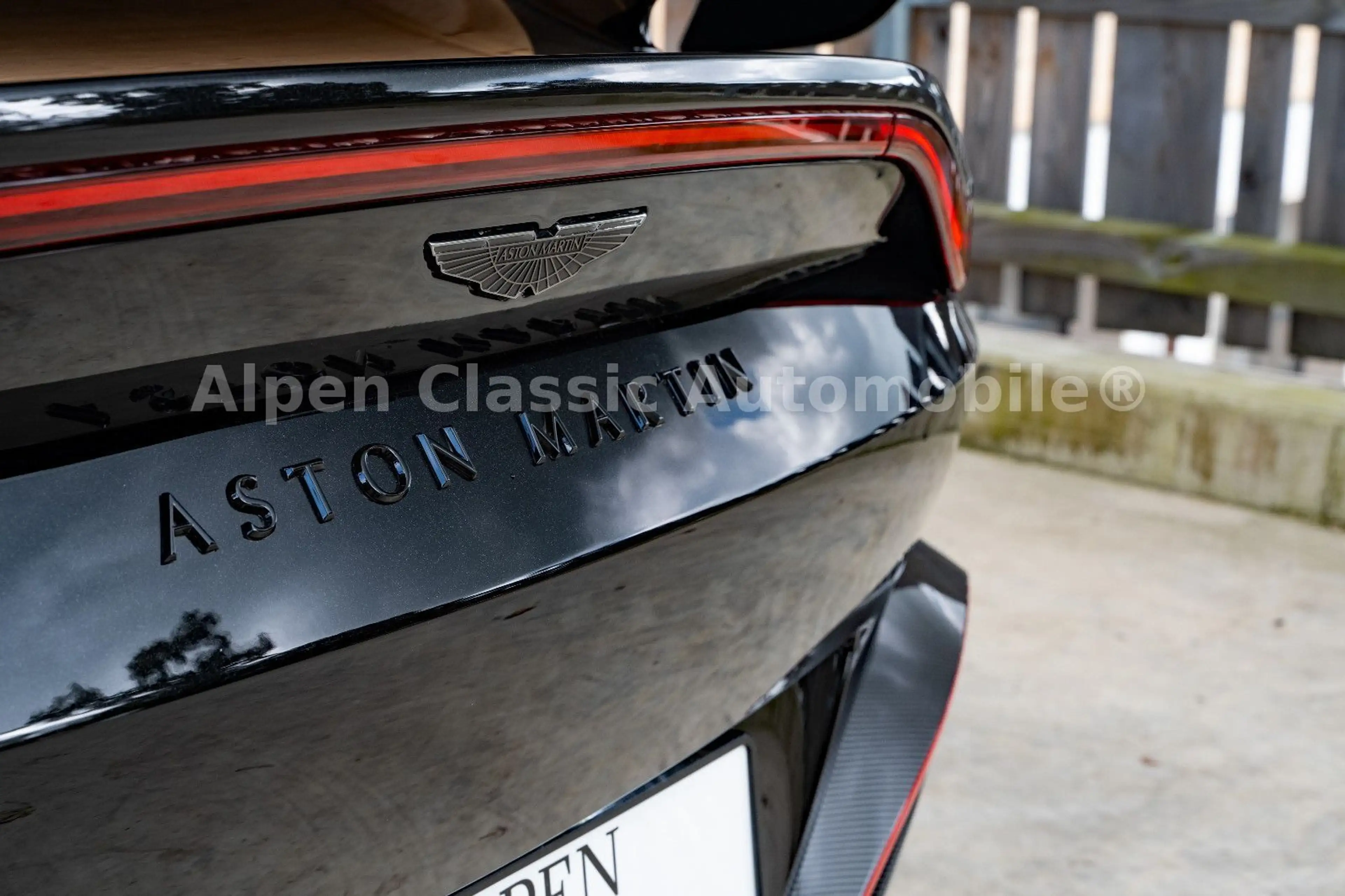 Aston Martin Vantage Ceramic, 360 Grad, Carbon — photo 7